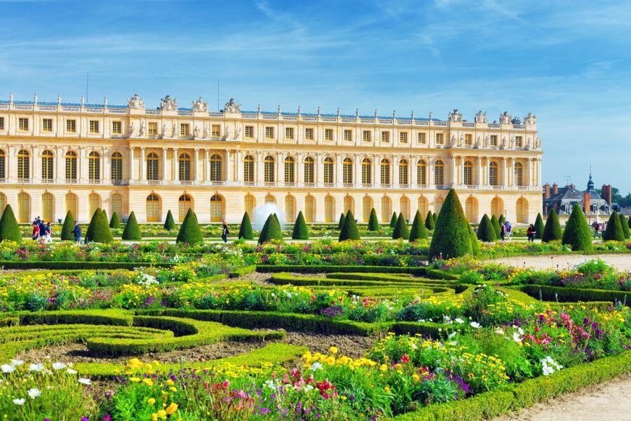 Paris: Palace of Versailles Private Tour with Transportation - Is $918 per person good value?