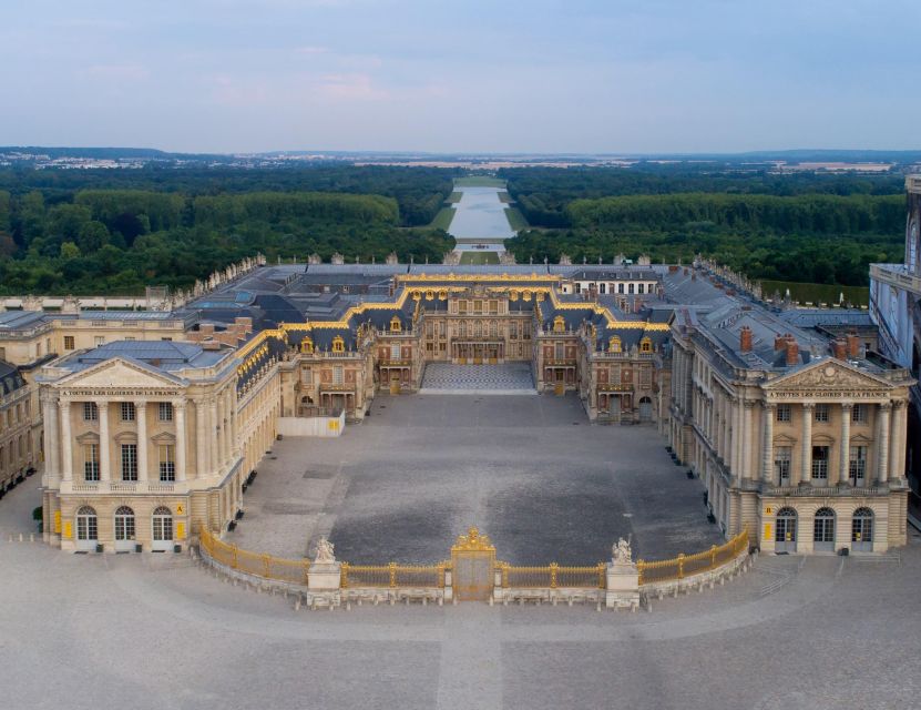 PARIS: Private transfer Château Versailles van 7 people 4H - The service record deserves attention