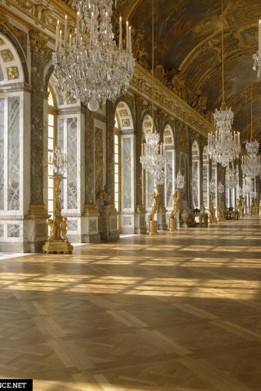 PARIS: Private transfer Château Versailles van 7 people 4H - Pickup in Paris and the ride to Versailles