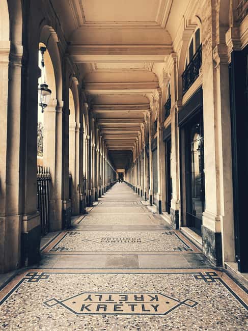Paris: Royal Palais, Tuileries and D'Orsay Tour - The guide makes a real difference