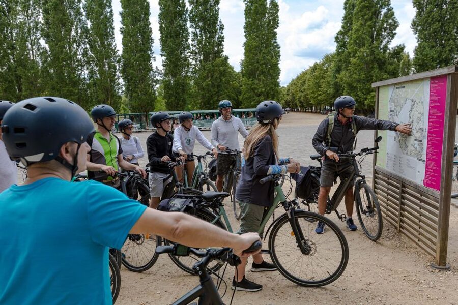 Paris: Versailles Palace and Queen Hamlet E-Bike Tour - The Palace of Versailles and the Hall of Mirrors