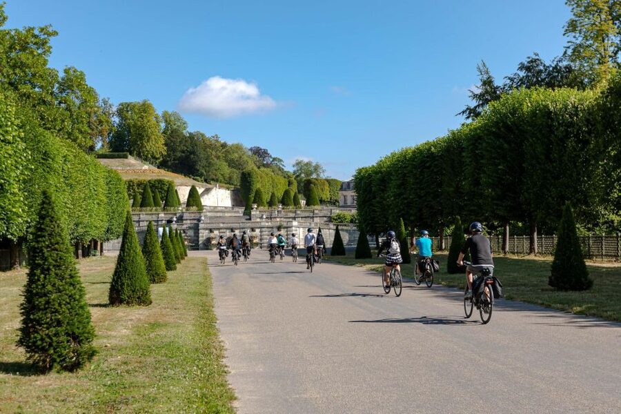 Paris: Versailles Palace and Queen Hamlet E-Bike Tour - What the $199 price includes