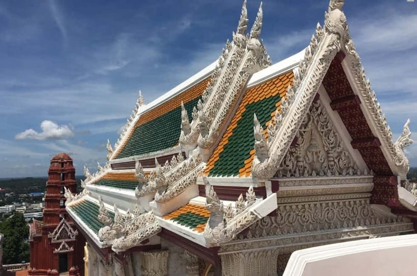 Petchaburi Temples & Royal Palace - small Join Group Tour - Wat Mahathat and Phetchaburi’s older city center