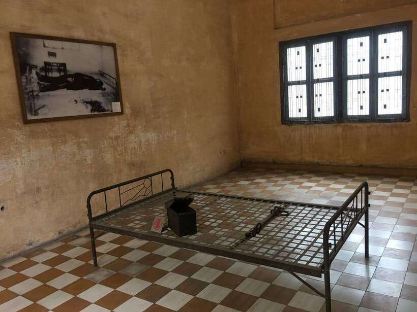 Phnom Penh: Full-Day City Tour with Royal Palace & Killing … - What the private format adds