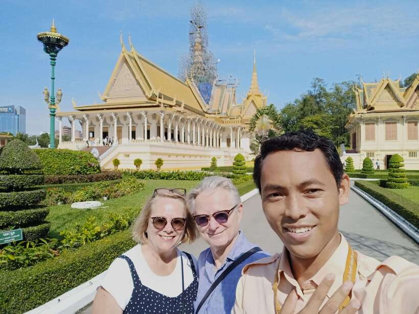 Phnom Penh: Royal Palace, S21, Killing Fields & More Tour - Tuol Sleng, the former S21 prison