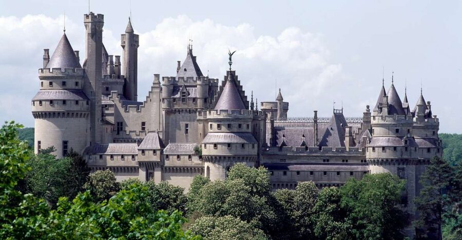Pierrefonds: Château de Pierrefonds Entrance Ticket - Why Pierrefonds feels like a real-life movie set