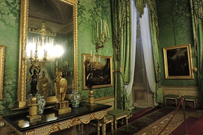 Pitti Palace and Boboli Gardens Private Tour - Who should book the private tour?