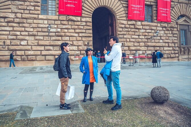 Pitti Palace and Palatine Gallery: A Royal Art and History Tour - Entering at Piazza de Pitti
