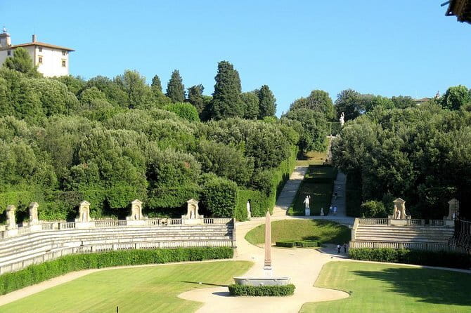 Pitti Palace & Boboli gardens tour with a Local Guide - Why Palazzo Pitti is worth crossing the Arno for