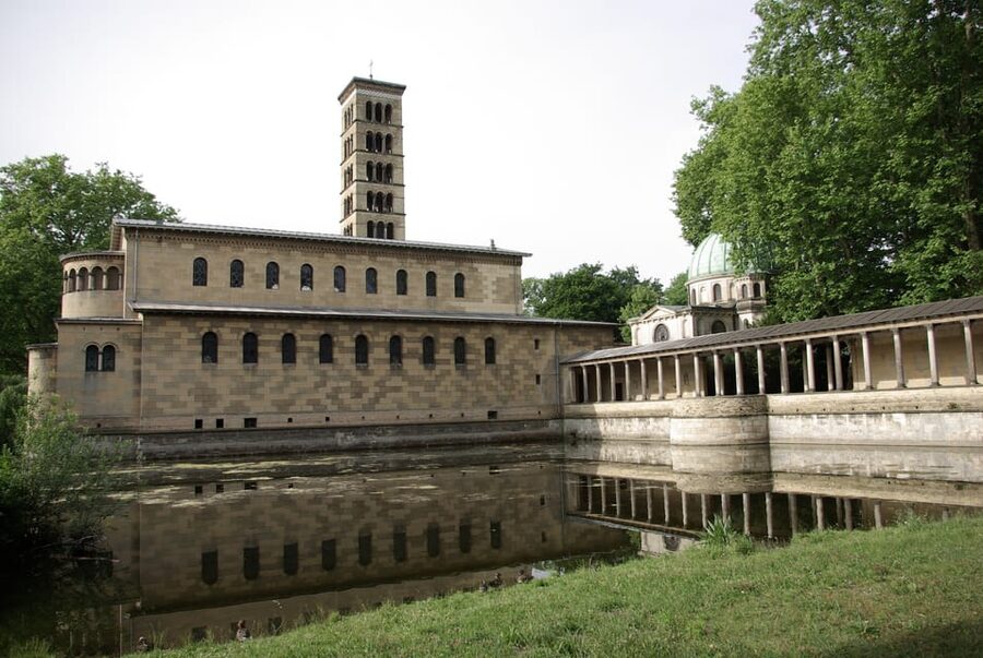 Potsdam: 5-Hour-Tour "Parks & Palaces" from Berlin by VW-Bus - The Pfingstberg viewpoint and the big picture