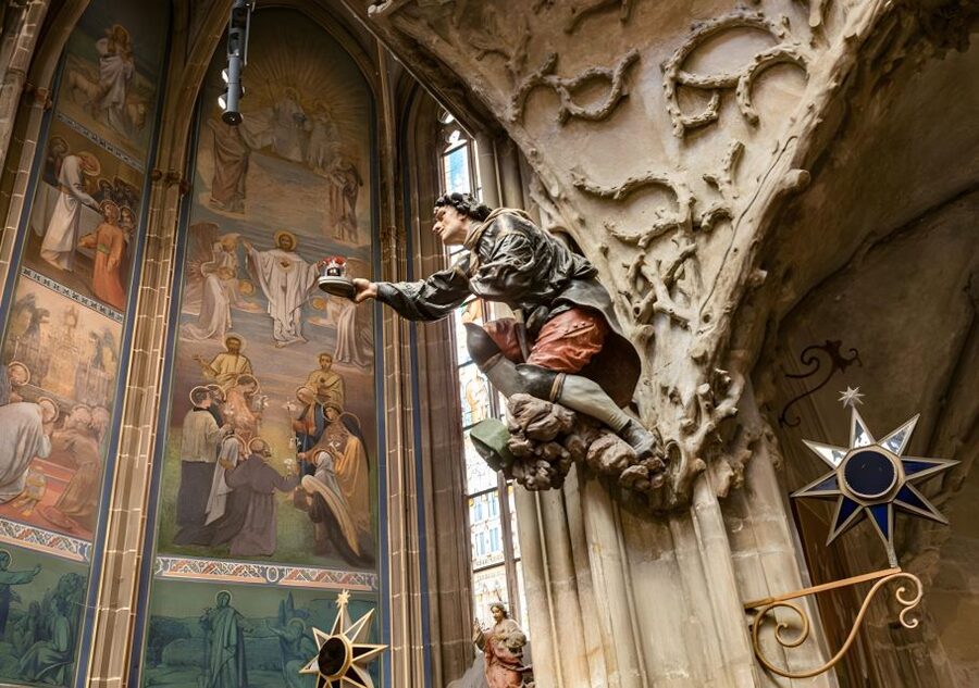 Prague Castle: Royal Palace, Cathedral, and Golden Lane Tour - Golden Lane, where the castle turns storybook
