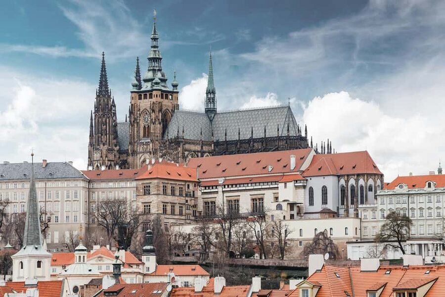 Prague Castle, St. Vitus Cathedral, Royal Palace, St. George's Basilica - Key points to know before you book