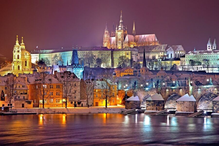 Prague: Prague Castle and Lobkowicz Palace Entry Tickets - St. Vitus Cathedral, the grand centerpiece