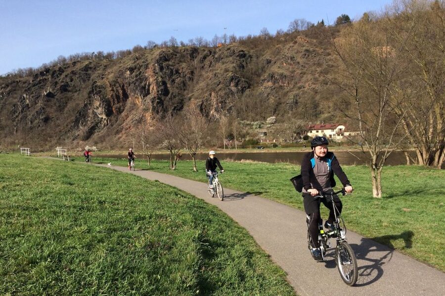 Prague: River & Park Bike Tour to Troja Chateau - Riding beside the Vltava