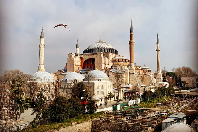 Private 5-6h: Topkapi + Hagia Sophia + Blue Mosque + Grand Bazaar - Starting near the Basilica Cistern