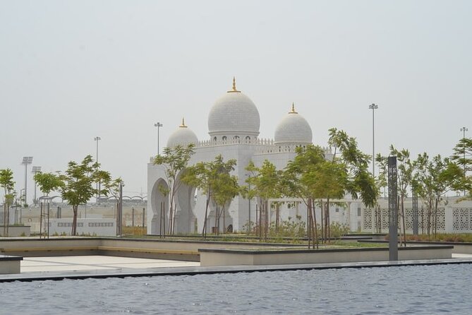 Private Abu Dhabi 5 Wonders Tour with Emirates Palace Lunch - Qasr Al Watan: the most detailed palace visit