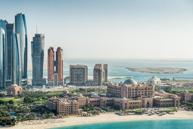 Private Abu Dhabi 5 Wonders Tour with Emirates Palace Lunch - Guides, comfort, and the private format