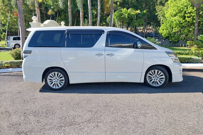 Private Airport Transfer to Hotel Riu Palace Aquarelle - Leaving Sangster Airport and entering Montego Bay