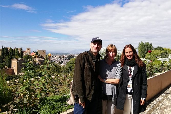 Private Alhambra Highlights Tour Including the Nasrid Palaces - Why a private Alhambra tour can be worth the money
