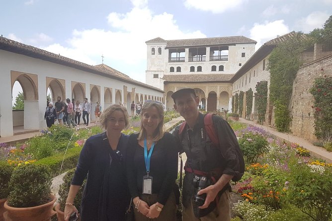 Private Alhambra Highlights Tour Including the Nasrid Palaces - The Alcazaba and the best photo stop