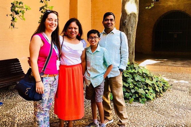 Private Alhambra Highlights Tour Including the Nasrid Palaces - What the three-hour schedule really means