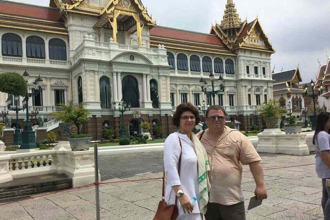 Private Bangkok City Tour Full Day With The Grand Palace - Chinatown’s gold shops and local commerce