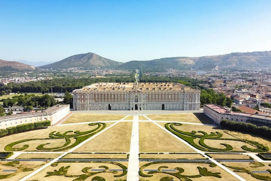 Private Caserta Royal Palace and Gardens Tour inc. Shuttle - What the private format changes