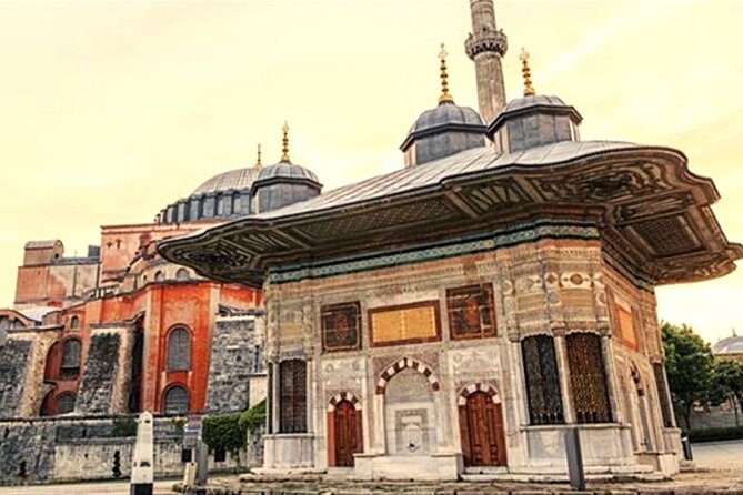 Private Guided Basilica Cistern and Topkapi Palace with Skip Line - Topkapi Palace, from imperial gates to quiet gardens