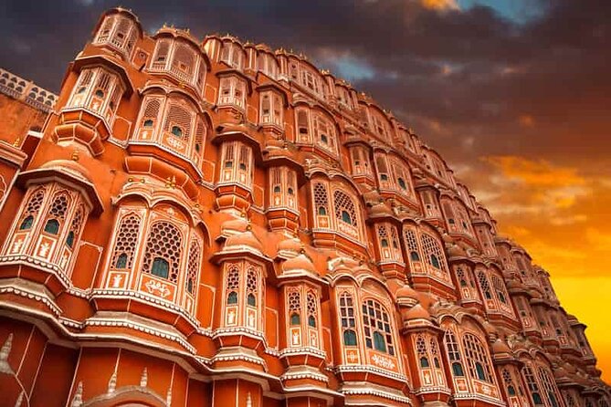 Private Guided Jaipur Tour: Amber Fort,City Palace, Water Palace - The Water Palace, beautiful but viewed from the shore