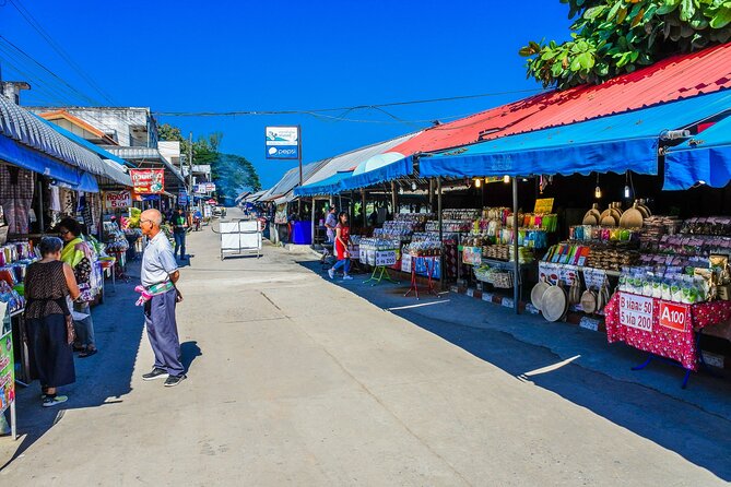 Private Half-Day Bangkok Tour Explore Grand Palace and Wat Pho - Wat Phra Kaew and the Emerald Buddha