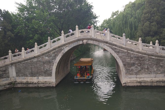 Private Half Day Tour to Beijing Panda House and Summer Palace - Walking the Long Corridor