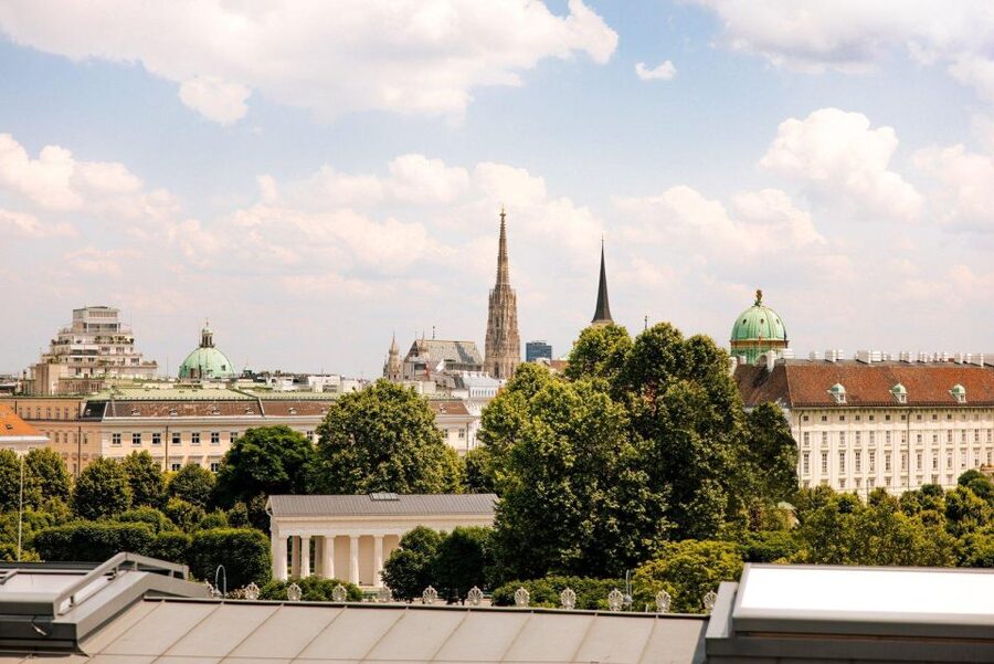 Private Half-day Vienna City Tour incl. Schönbrunn Palace - Starting from your hotel and using Vienna’s transit system