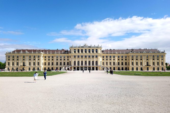 Private Schönbrunn Palace and Gardens Tour - Timing, transport, and the meeting point