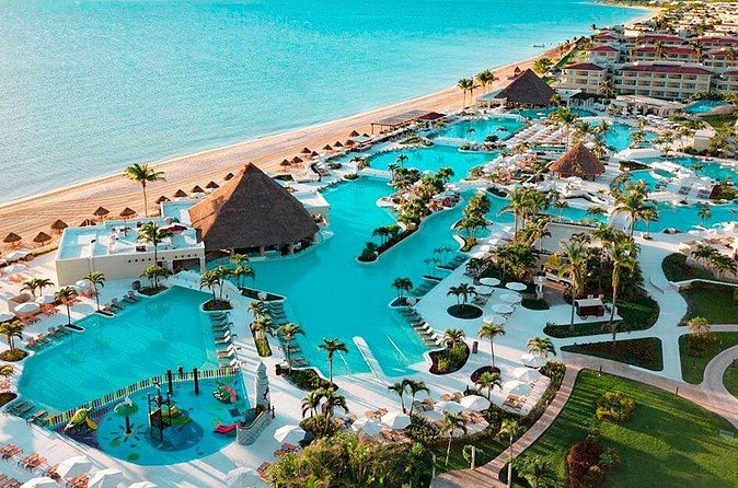 Private Shuttle in Cancun Airport and Moon Palace Sunrise - The 20-minute ride to Moon Palace Sunrise
