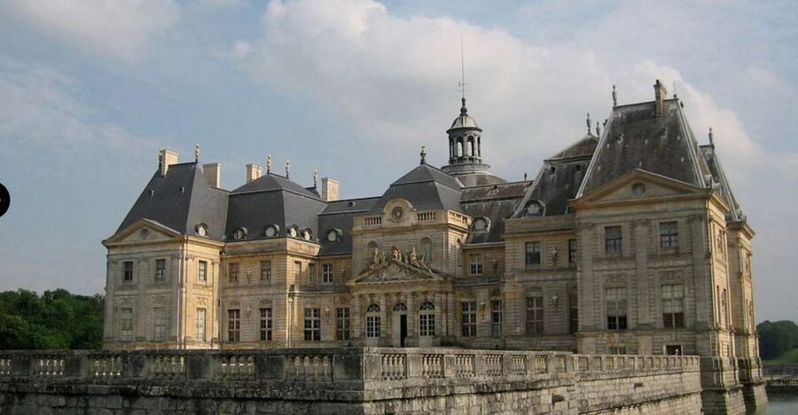Private tour: Chateaux de Vaux le Vicomte & Fontainebleau - Fontainebleau: royal rooms and Napoleon’s throne