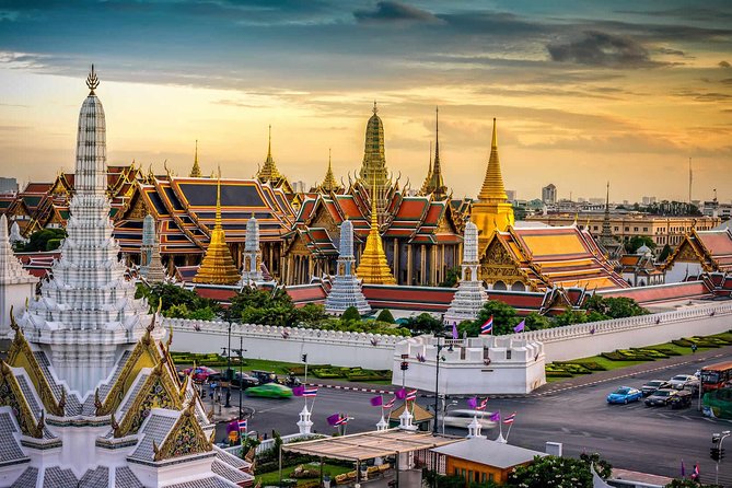 Private Tour: Grand Palace & Emerald Buddha Temple Experience - Dress correctly before you leave the hotel