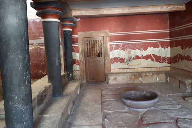 Private tour Knossos Palace, Museum & Heraklion city from Chania - The private car makes the long drive worthwhile