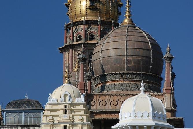 Private Tour: Mysore Palace and Srirangapatna Day Trip from Bangalore - What the private car changes on a 12-hour day