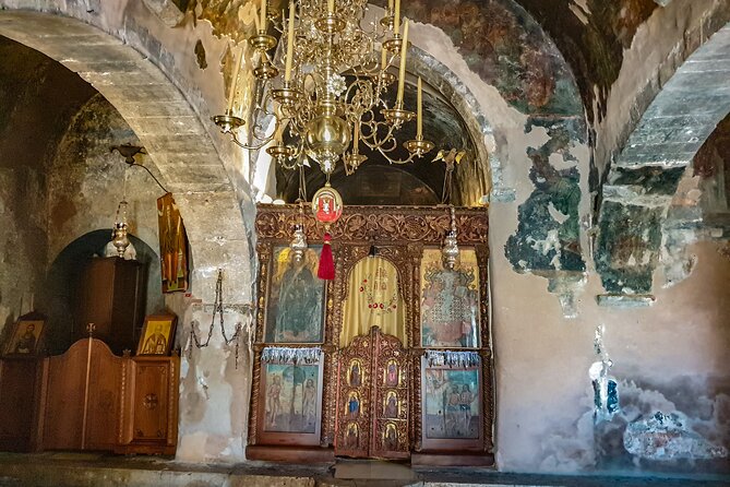 Private Tour of Crete with Knossos Palace and Lassithi Plateau - Avdou, Mochos, or Krasi: a choice of village life