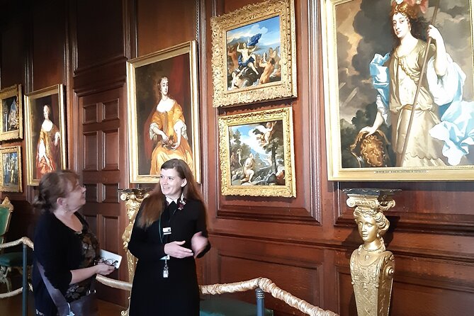 Private tour with an accredited expert guide Hampton Court Palace - Why a private guide changes Hampton Court