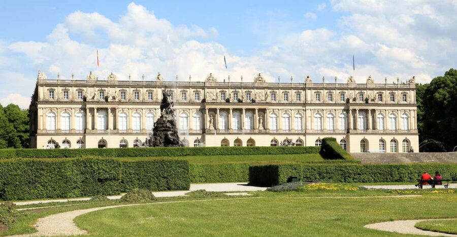 Private Van Tour to the Royal Palace of Herrenchiemsee - What kind of day should you expect?
