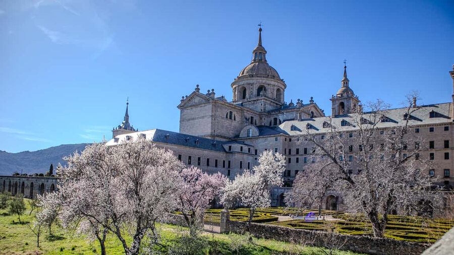 PRIVATE VIP tour: El ESCORIAL Monastery & Palace & Library - Why El Escorial deserves half a day