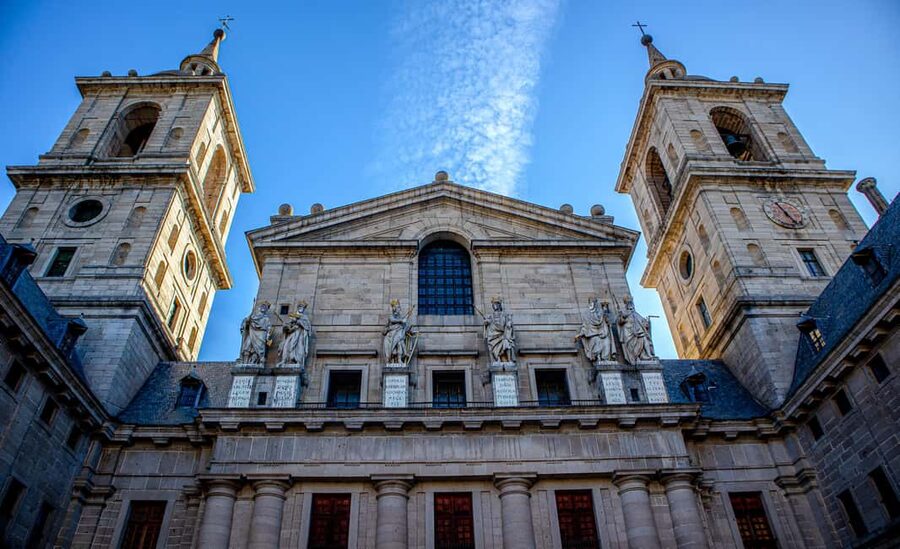 PRIVATE VIP tour: El ESCORIAL Monastery & Palace & Library - Paintings by Velazquez, Tintoretto, and Titian