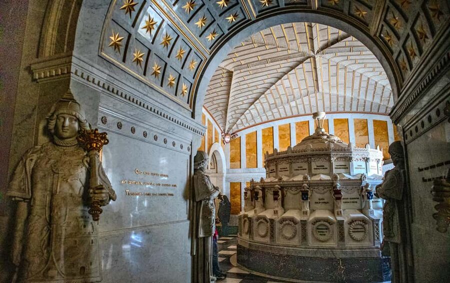 PRIVATE VIP tour: El ESCORIAL Monastery & Palace & Library - Baroque Gardens and the views beyond the walls