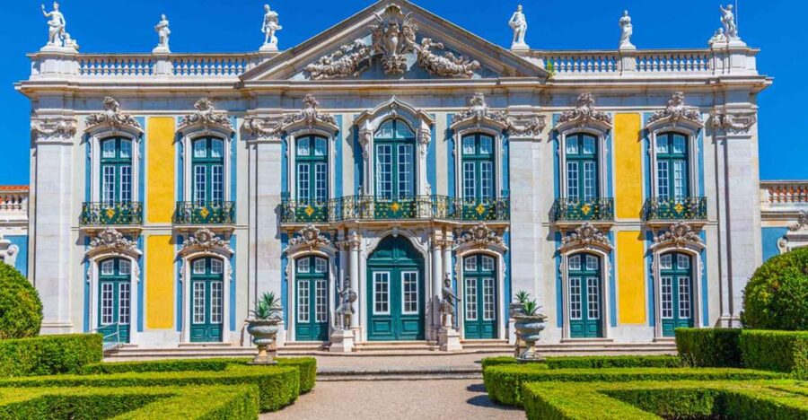 Queluz: National Palace and Gardens E-Ticket & Audio Guide - Entering the palace and Hall of the Ambassadors