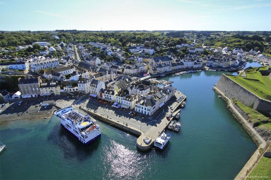 Quiberon: Ferry tickets from/to Belle-Île-en-Mer, Le Palais - Walking and cycling on the island