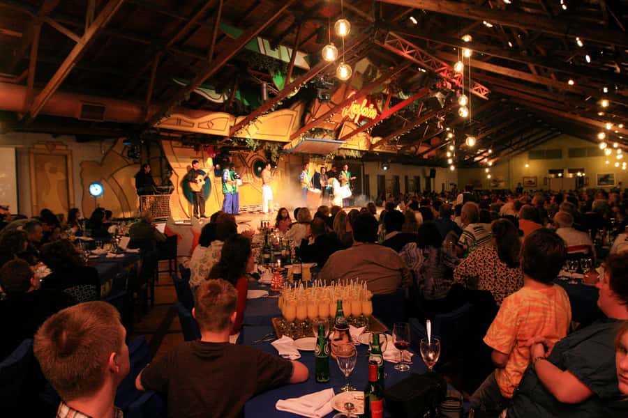 Rafain Palace: Barbecue Dinner Show - A Brazilian stage show that begins at the dinner table
