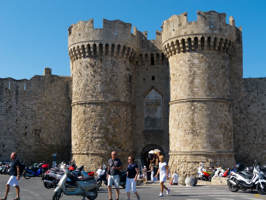 Rhodes: Palace of Grand Master Ticket & Rhodes SG audio tour - Reaching the Palace inside Rhodes Old Town