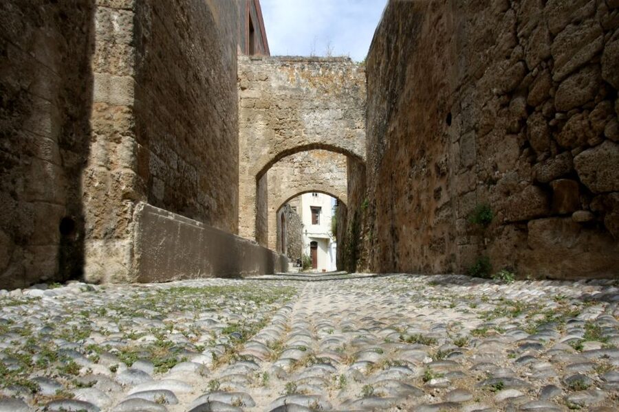 Rhodes: Palace of Grand Master Ticket & Rhodes SG audio tour - Inside the Palace: Gothic stone and grand stairways