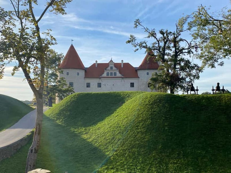 Riga: Hill of Crosses, Guided Rundale Palace & Bauska Castle - Bauska Castle at the meeting of two rivers